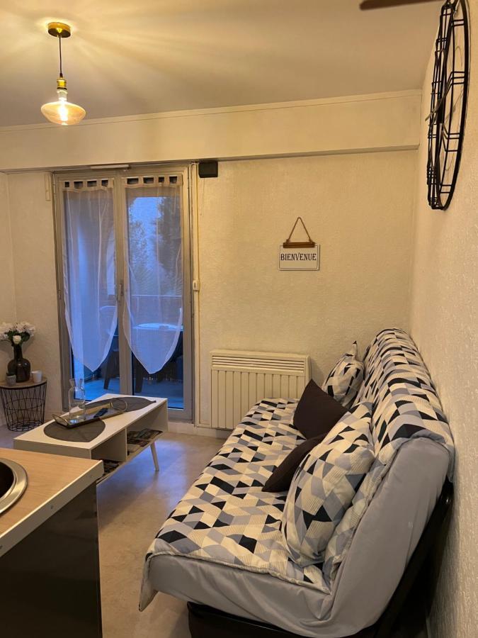 Joli Studio Avec Parking Prive Мулин Екстериор снимка